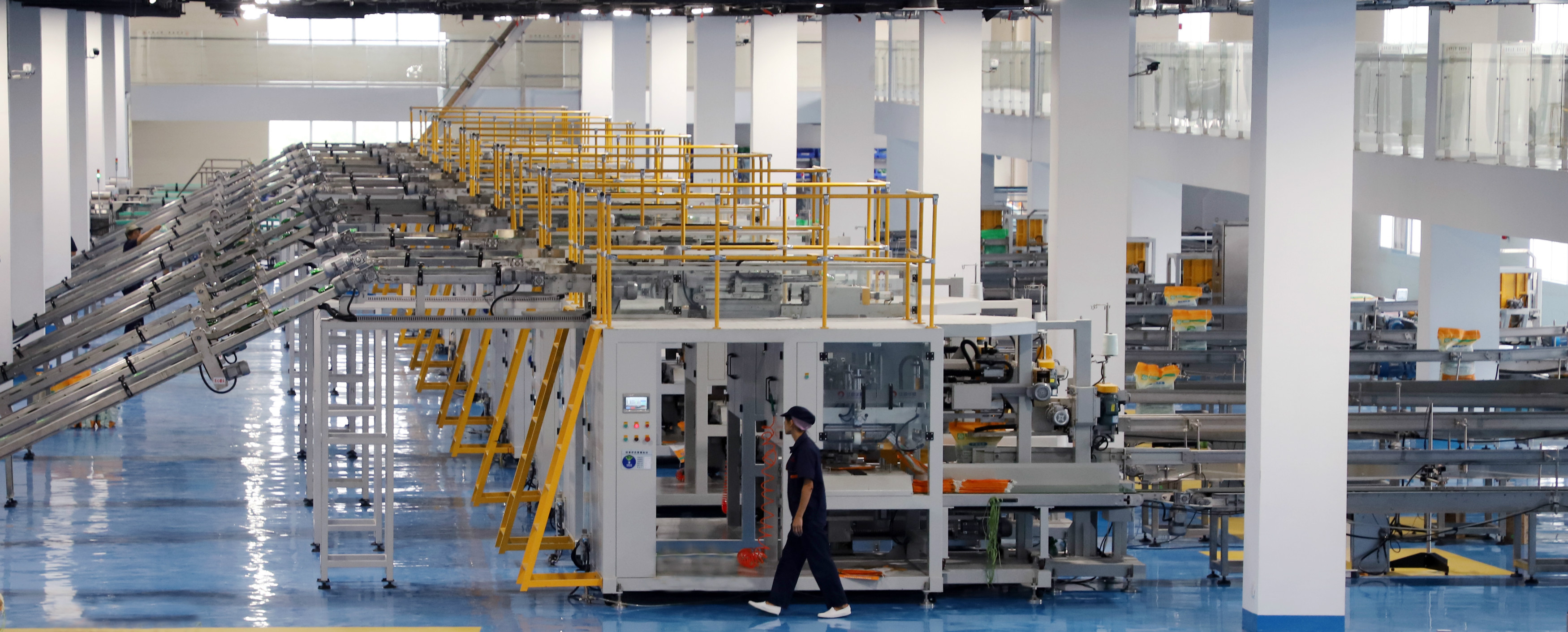 1小包食用鹽生產現場